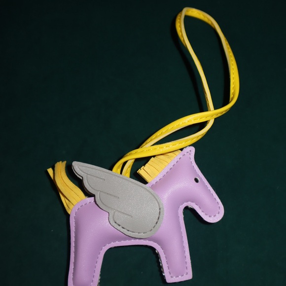 Bling Phony Charms - Picture 11 of 16